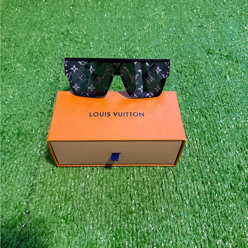 Louis Vuitton Monogram Reflective Sunglasses - Bl… - image 2
